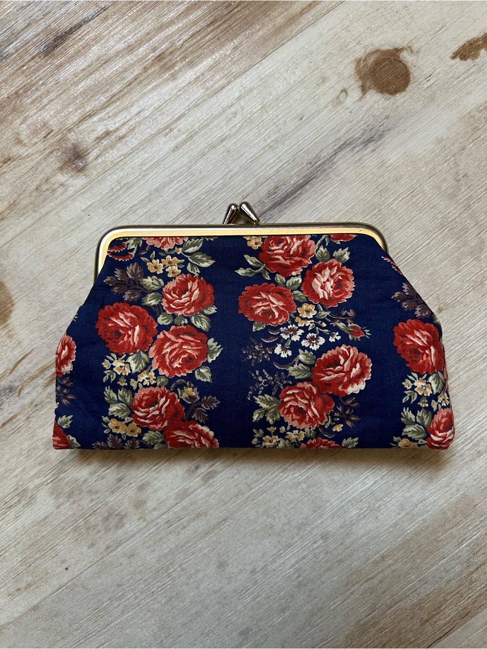 Vintage Floral Kiss-Lock Clutch - Navy with Red Roses